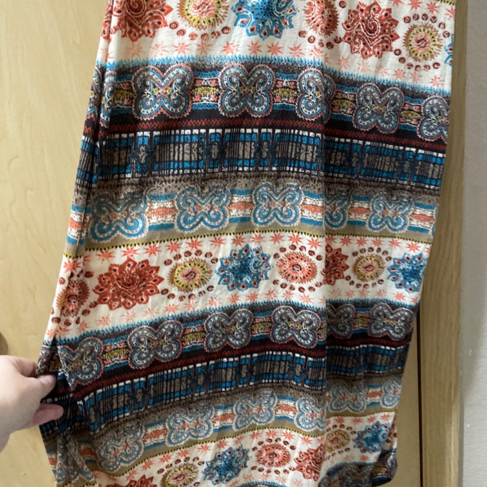 Women XS Beautiful Boho Maxi Jersey Style Dress- 16 inches from pit to pit and 4 - Picture 3 of 4
